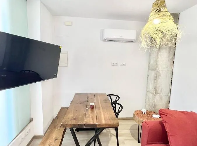 Erisa Ib Carihuela - *