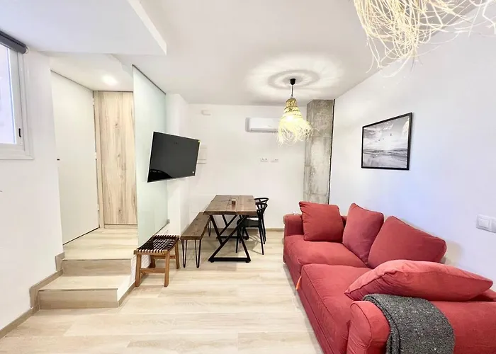 Erisa Ib Carihuela - *