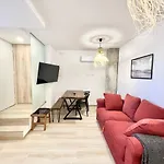 Erisa Ib Carihuela - *