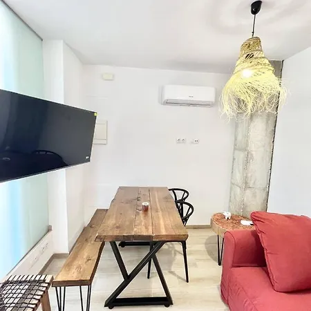 Erisa Ib Carihuela - *